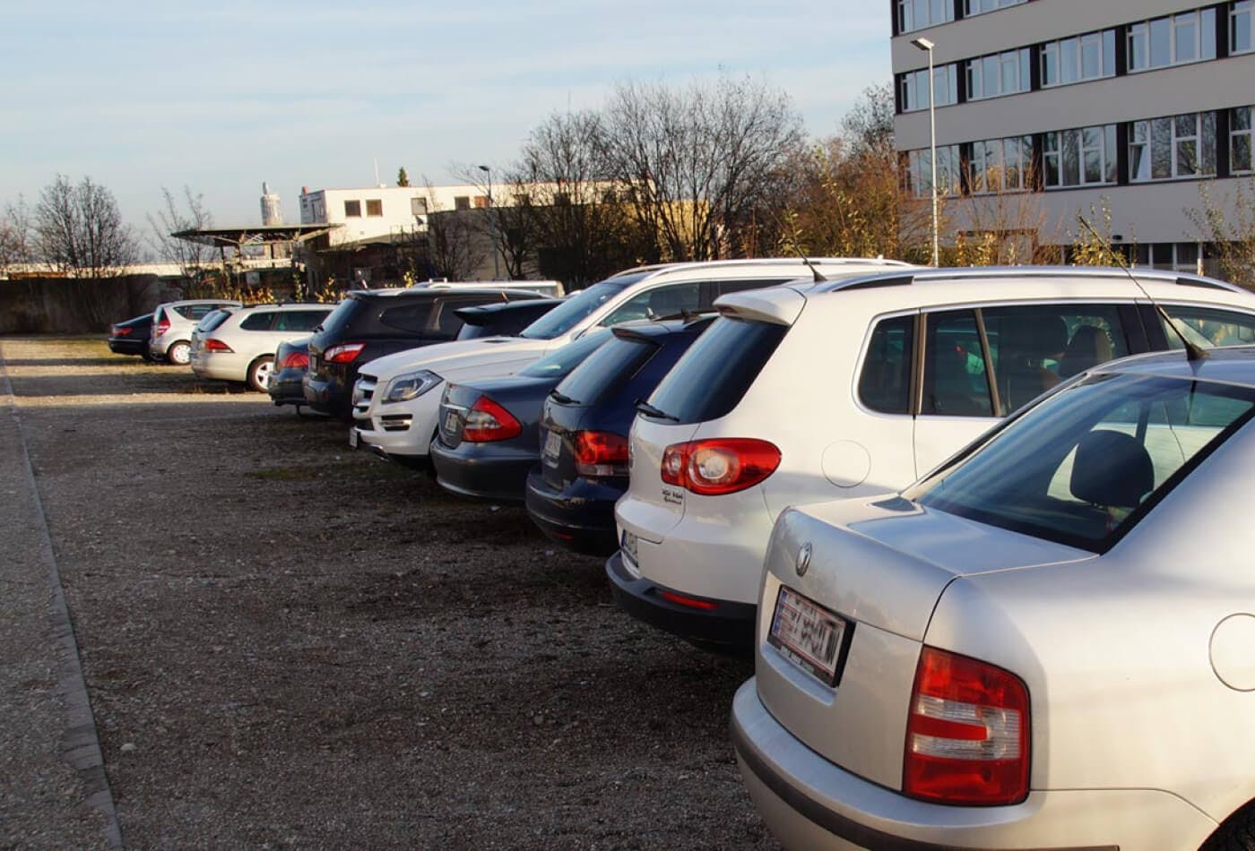 Parkende Autos Airport Parking Stuttgart Parkplatz Valet Stuttgart Plieningen