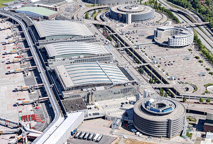 Hamburg Airport P4 Mitteldeck Ebene 1 direkt am Terminal